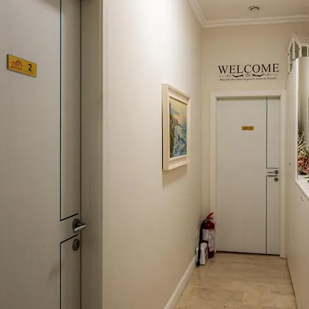 Delia Apartment